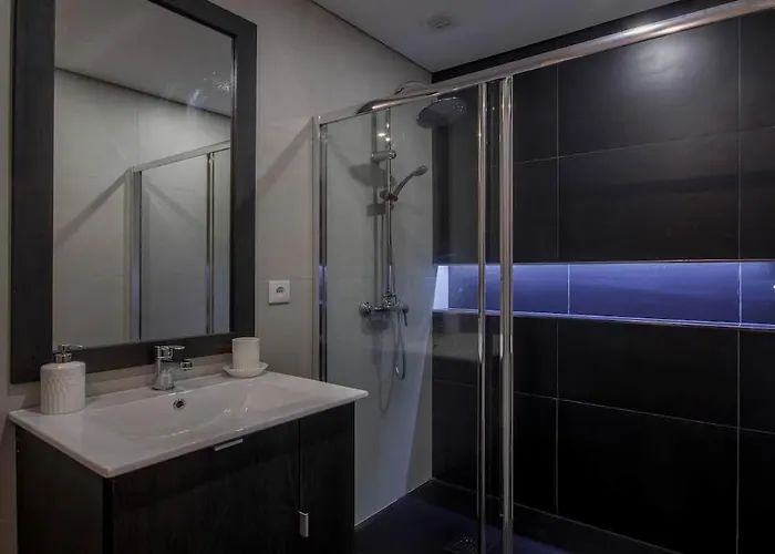 406 Gale Center Wifi, Parking