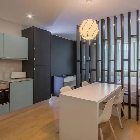 406 Gale Center Wifi, Parking