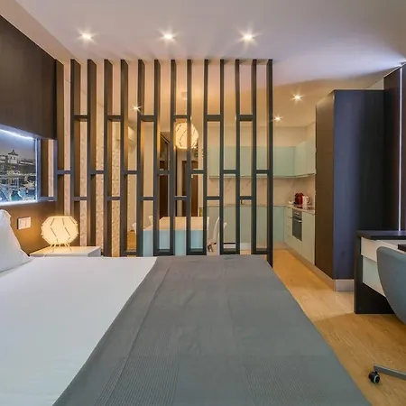 406 Gale Center Wifi, Parking