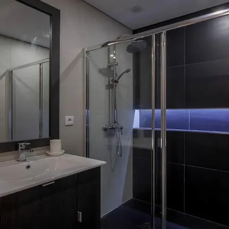 406 Gale Center Wifi, Parking