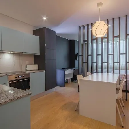 406 Gale Center Wifi, Parking *