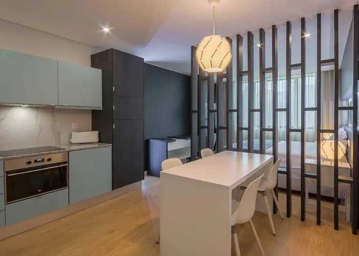 406 Gale Center Wifi, Parking